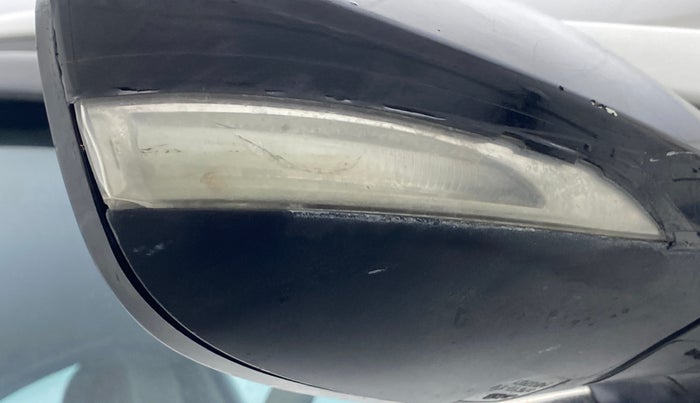 2016 Hyundai Verna FLUIDIC 1.6 CRDI S 4S, Diesel, Manual, 92,441 km, Right rear-view mirror - Indicator light not working