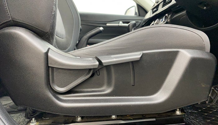 2022 KIA SELTOS HTK PLUS 1.5, Petrol, Manual, 35,848 km, Driver Side Adjustment Panel