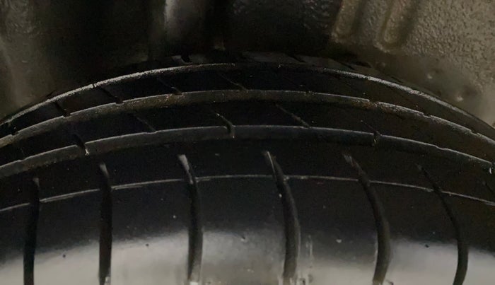 2014 Ford Figo TITANIUM 1.4 DIESEL, Diesel, Manual, 79,153 km, Right Rear Tyre Tread