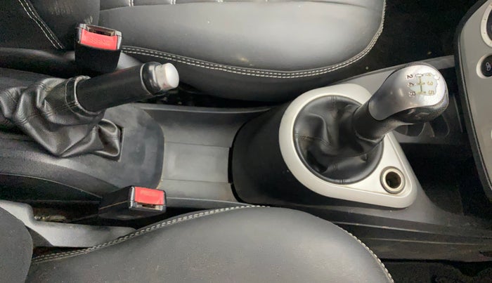 2014 Ford Figo TITANIUM 1.4 DIESEL, Diesel, Manual, 79,153 km, Gear Lever