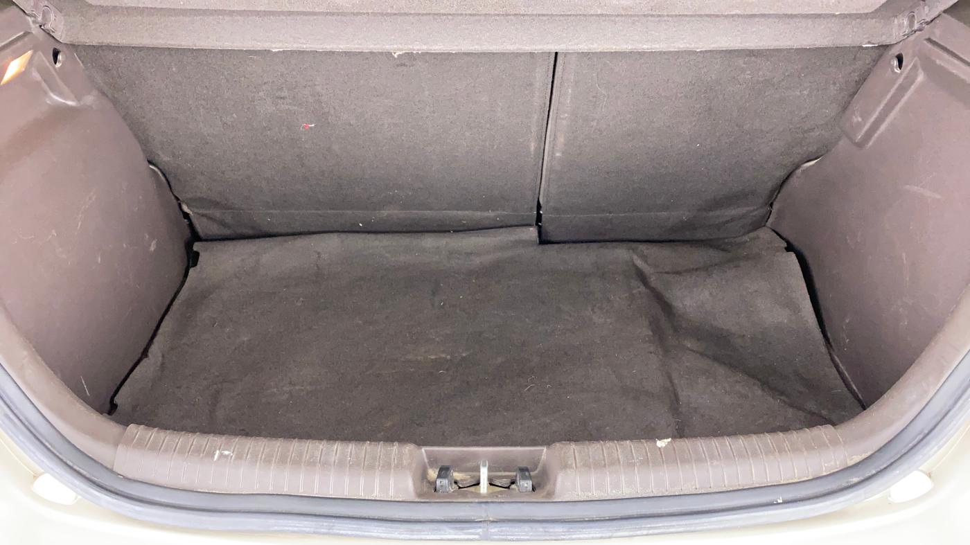 2011 Hyundai i20 SPORTZ 1.2, Petrol, Manual, 60,792 km, Boot Inside