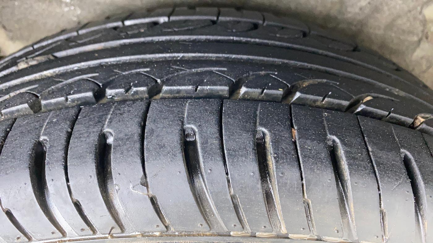 2011 Hyundai i20 SPORTZ 1.2, Petrol, Manual, 60,792 km, Right Rear Tyre Tread