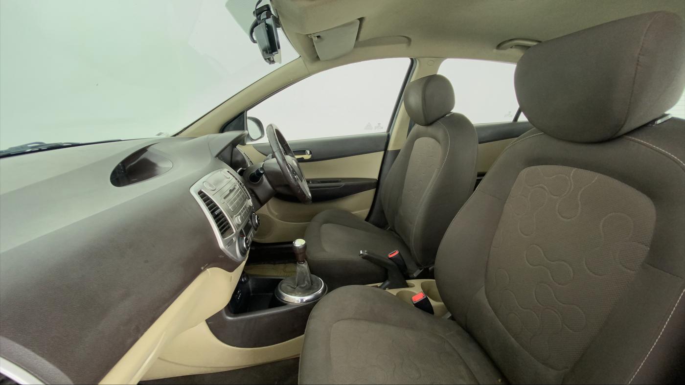 2011 Hyundai i20 SPORTZ 1.2, Petrol, Manual, 60,792 km, Right Side Front Door Cabin