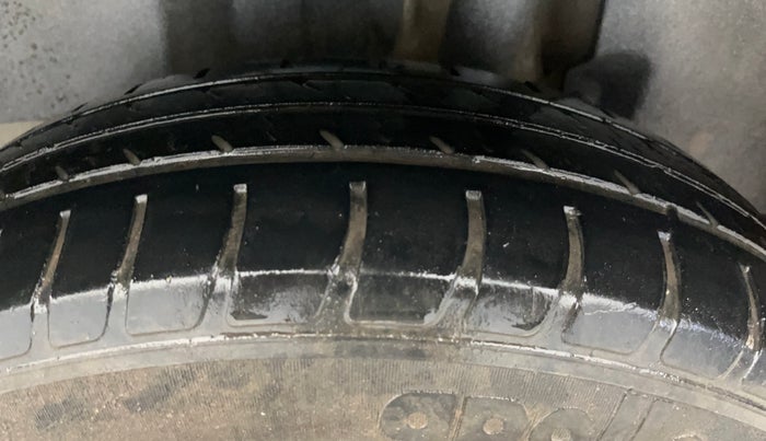 2021 Maruti Swift VXI, Petrol, Manual, 50,349 km, Left Rear Tyre Tread