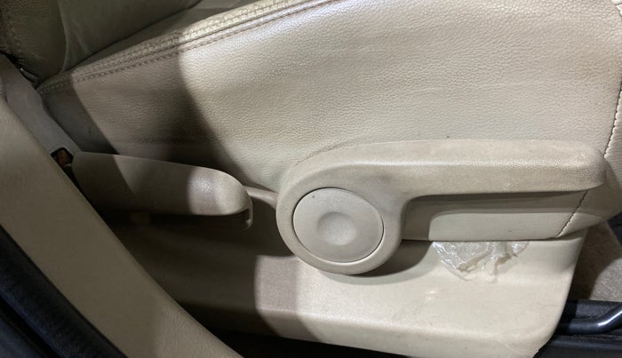 2020 Maruti Ciaz ALPHA  AT 1.5 SHVS PETROL, Petrol, Automatic, 39,754 km, Driver Side Adjustment Panel