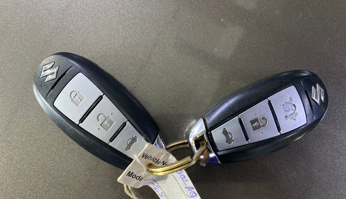 2020 Maruti Ciaz ALPHA  AT 1.5 SHVS PETROL, Petrol, Automatic, 39,754 km, Key Close Up