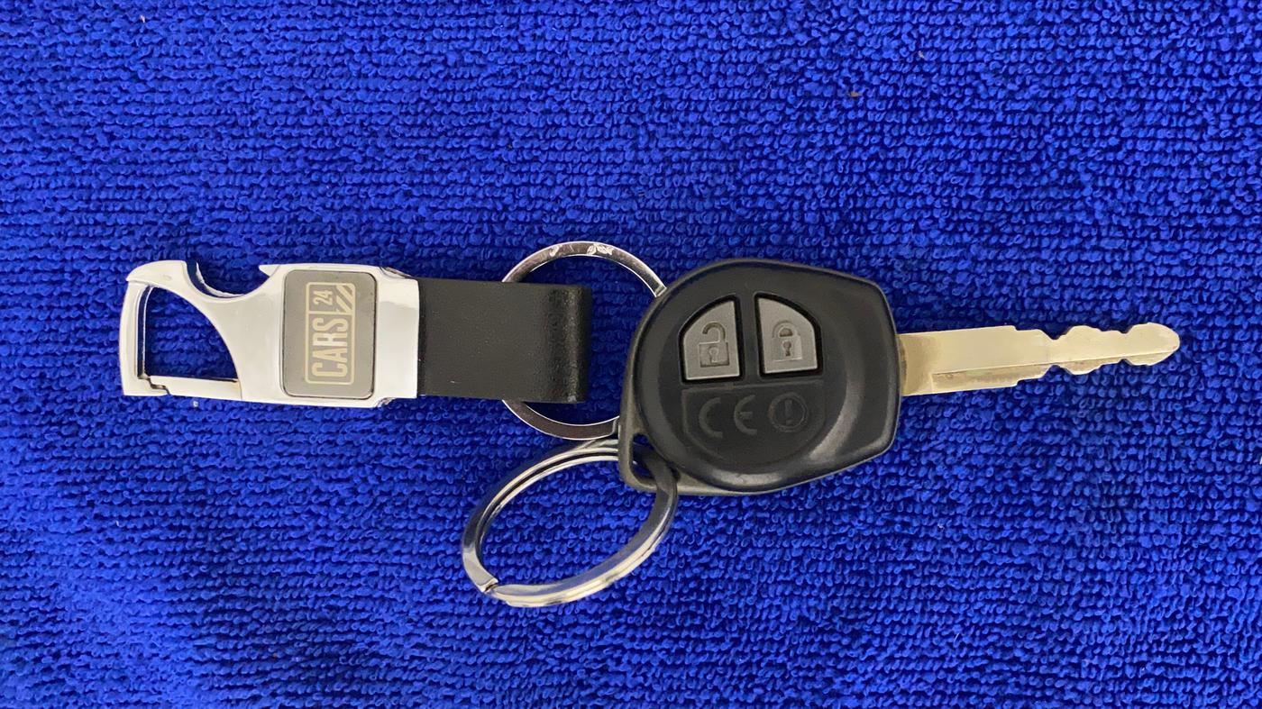 2017 Maruti Dzire VDI AMT, Diesel, Automatic, 36,258 km, Key Close Up