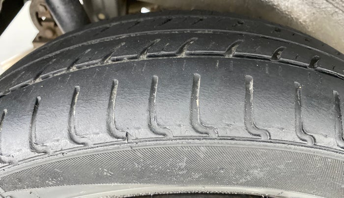 2017 Maruti Wagon R 1.0 VXI, Petrol, Manual, Right Rear Tyre Tread