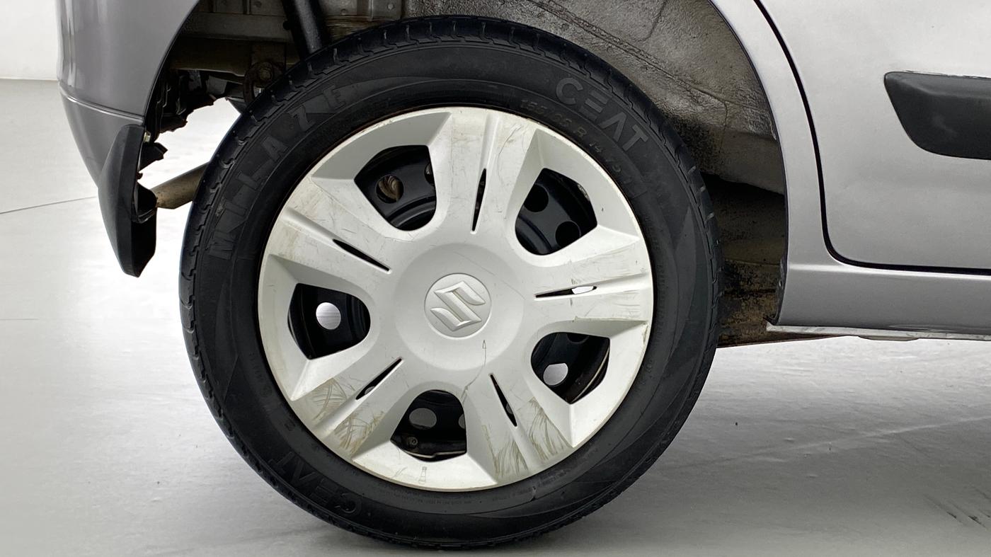 2017 Maruti Wagon R 1.0 VXI, Petrol, Manual, Right Rear Wheel