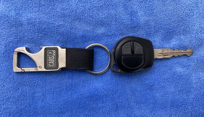 2017 Maruti Wagon R 1.0 VXI, Petrol, Manual, Key Close Up