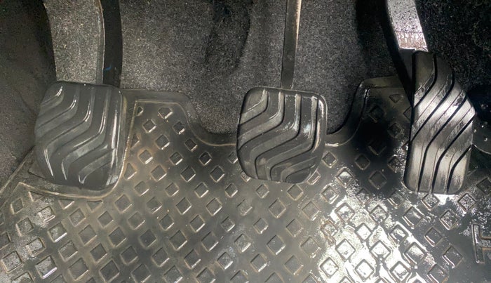 2022 Renault Kiger RXZ TURBO MT, Petrol, Manual, 23,758 km, Pedals