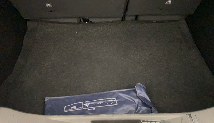 2022 Renault Kiger RXZ TURBO MT, Petrol, Manual, 23,758 km, Boot Inside