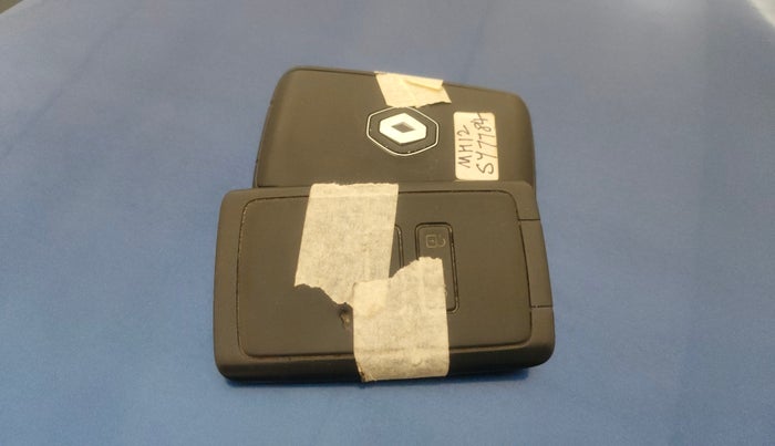 2020 Renault TRIBER RXZ AMT, Petrol, Automatic, 40,852 km, Key Close Up