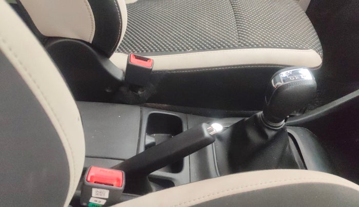 2020 Renault TRIBER RXZ AMT, Petrol, Automatic, 40,852 km, Gear Lever