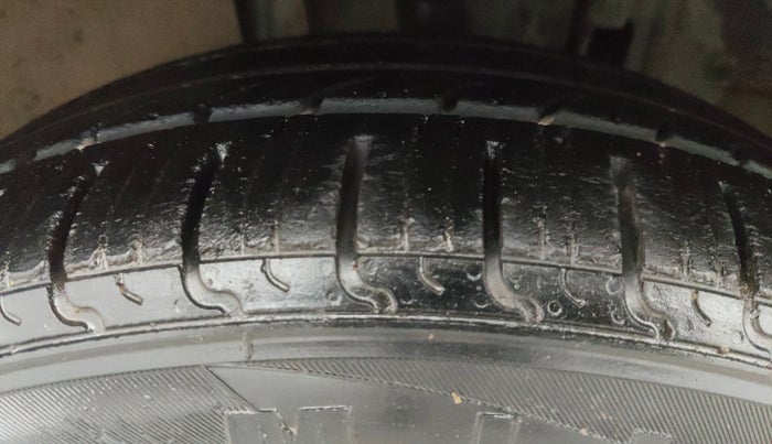 2020 Renault TRIBER RXZ AMT, Petrol, Automatic, 40,852 km, Left Front Tyre Tread