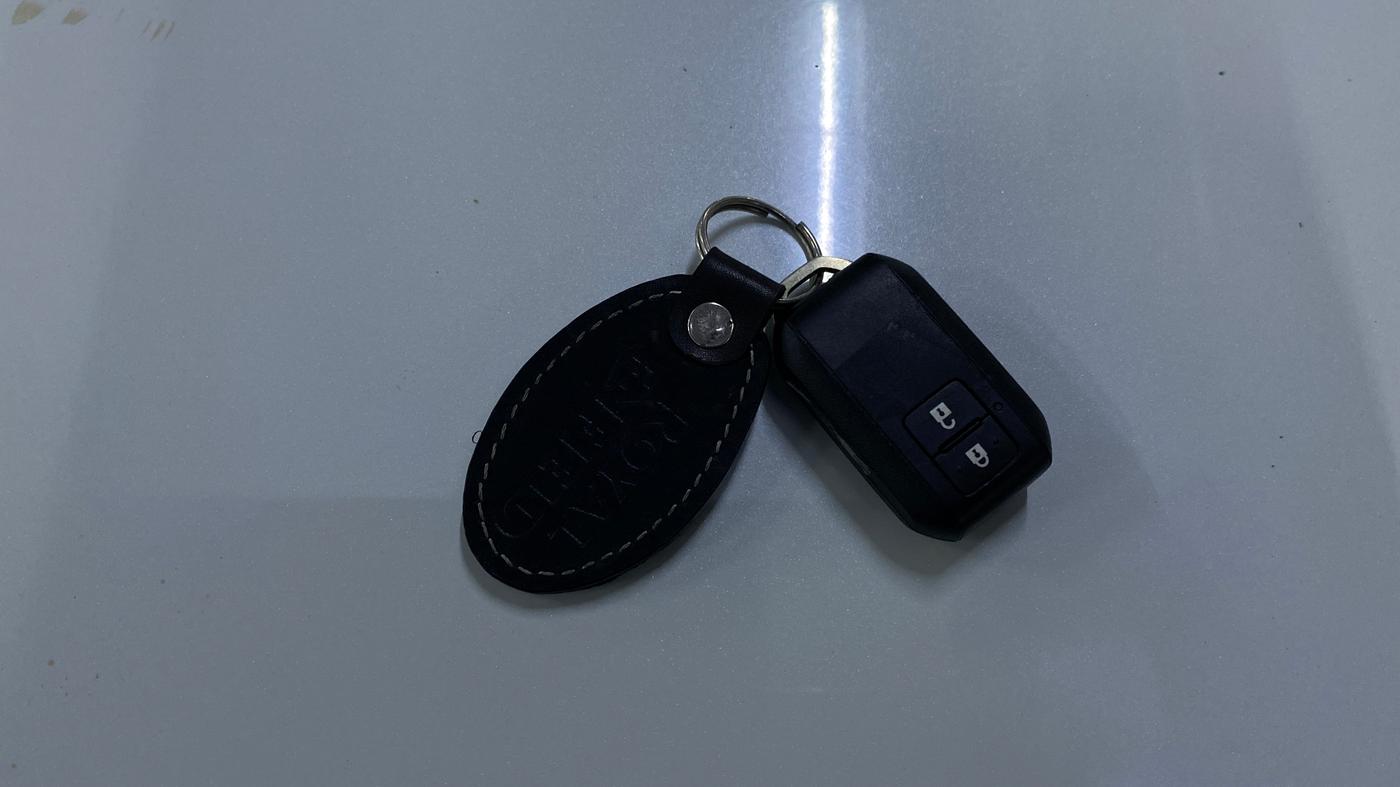 2024 Toyota RUMION  V MT , Petrol, Manual, 41,410 km, Key Close Up