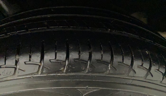2016 Maruti Baleno DELTA PETROL 1.2, Petrol, Manual, 51,139 km, Left Rear Tyre Tread