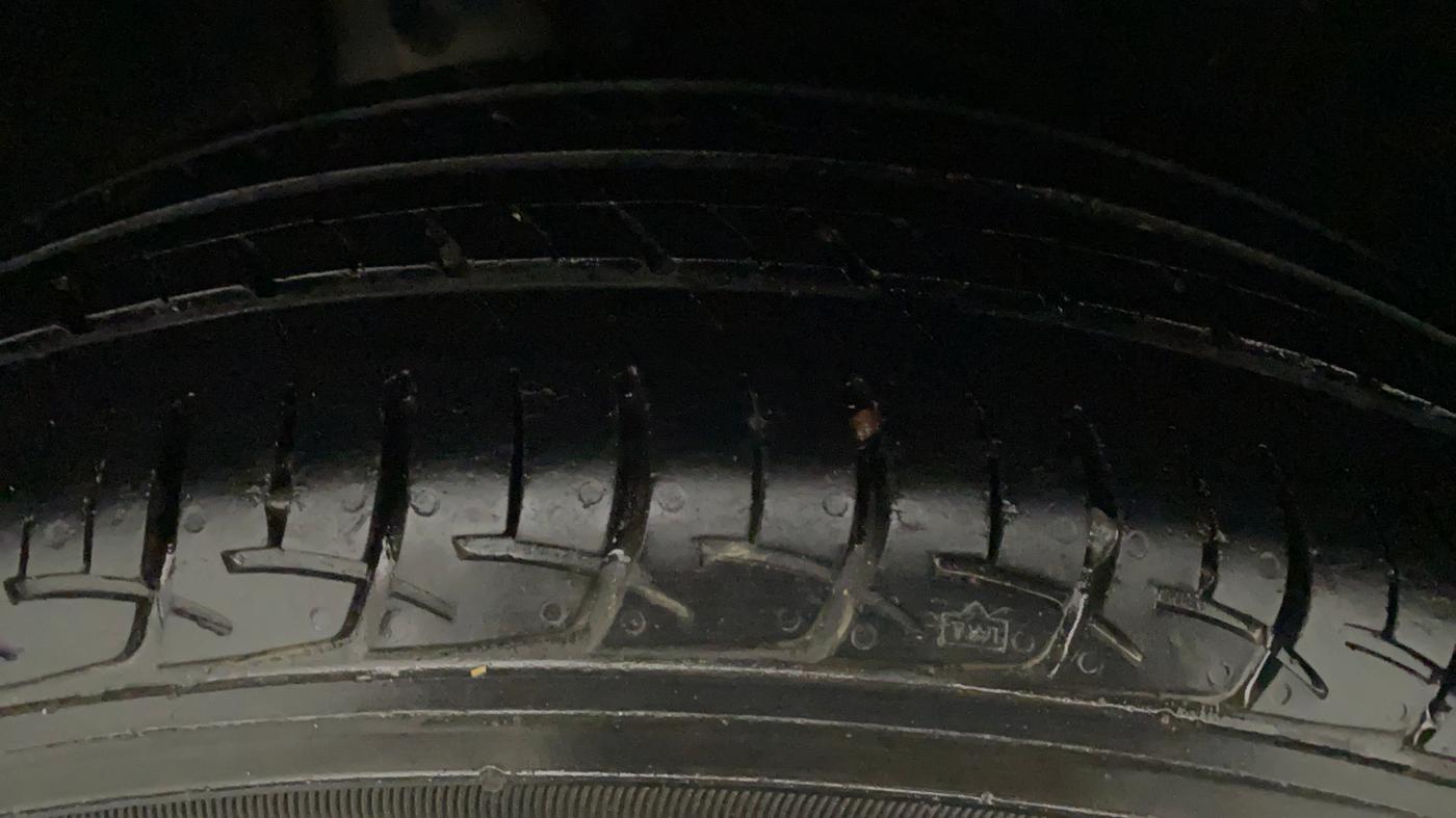 2016 Maruti Baleno DELTA PETROL 1.2, Petrol, Manual, 51,139 km, Right Rear Tyre Tread