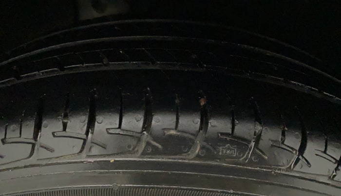 2016 Maruti Baleno DELTA PETROL 1.2, Petrol, Manual, 51,139 km, Right Rear Tyre Tread
