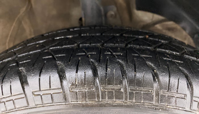 2018 Maruti Swift VXI AMT, Petrol, Automatic, 88,971 km, Right Front Tyre Tread