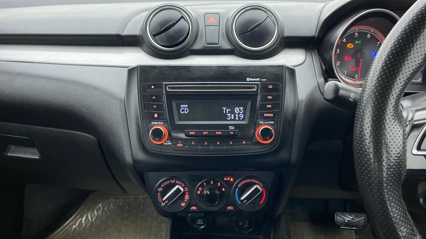 2018 Maruti Swift VXI AMT, Petrol, Automatic, 88,971 km, Air Conditioner