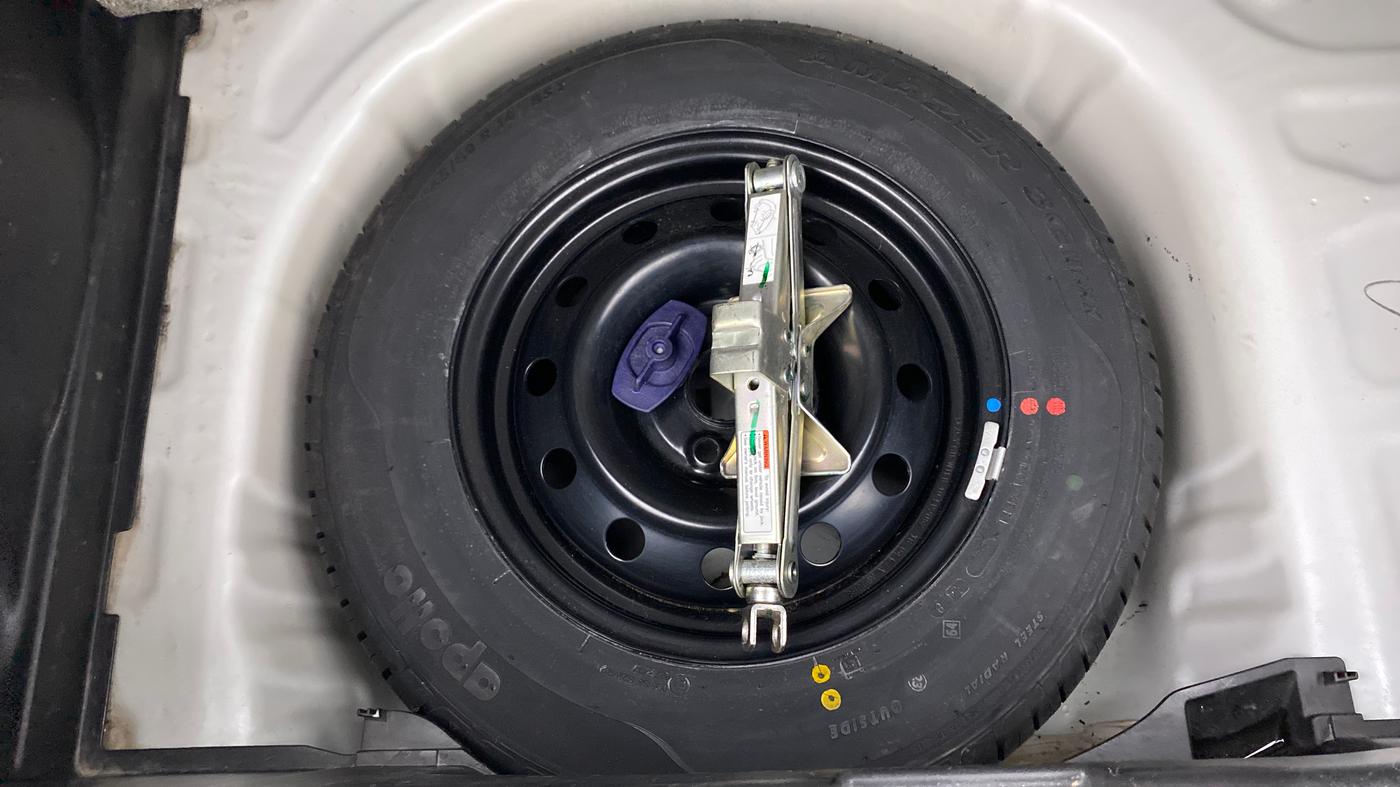 2018 Maruti Swift VXI AMT, Petrol, Automatic, 88,971 km, Spare Tyre