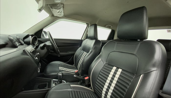 2018 Maruti Swift VXI AMT, Petrol, Automatic, 88,971 km, Right Side Front Door Cabin