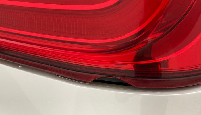 2018 Maruti Swift VXI AMT, Petrol, Automatic, 88,971 km, Right tail light - Minor damage