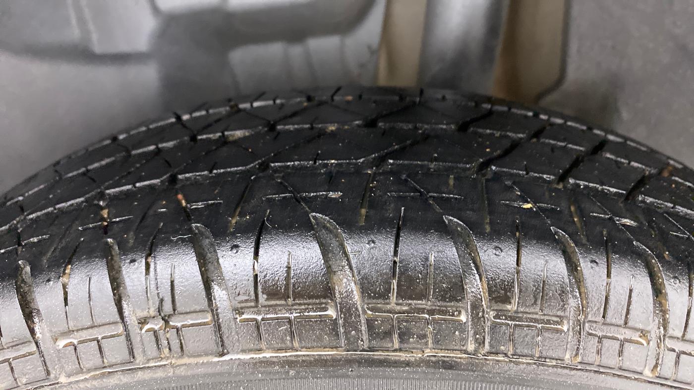 2018 Maruti Swift VXI AMT, Petrol, Automatic, 88,971 km, Left Rear Tyre Tread