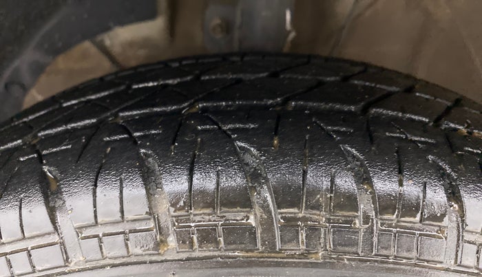 2018 Maruti Swift VXI AMT, Petrol, Automatic, 88,971 km, Left Front Tyre Tread