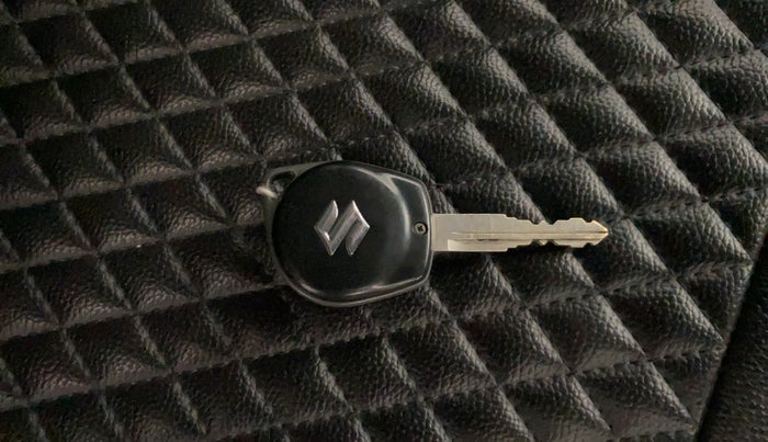 2016 Maruti Swift VXI, Petrol, Manual, 18,965 km, Key Close Up