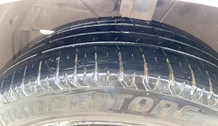 2024 Maruti Ertiga ZXI (O) CNG, CNG, Manual, 49,126 km, Left Front Tyre Tread