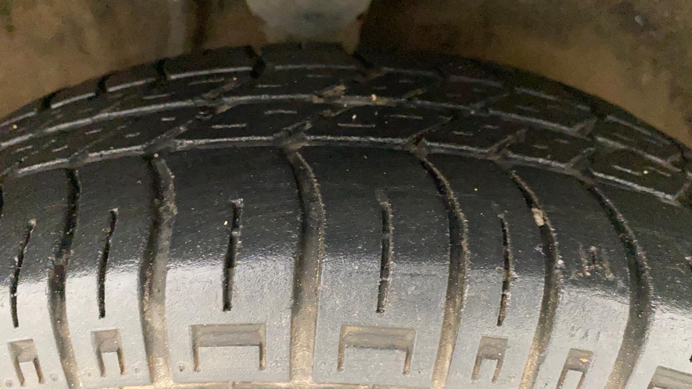 2016 Maruti Alto 800 VXI O, Petrol, Manual, 43,720 km, Right Front Tyre Tread