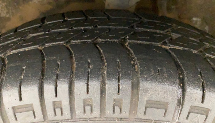 2016 Maruti Alto 800 VXI O, Petrol, Manual, 43,720 km, Left Front Tyre Tread