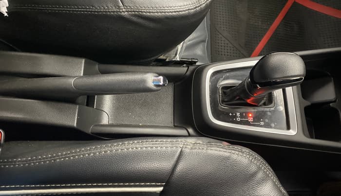 2021 Maruti Swift VXI AMT, Petrol, Automatic, 30,364 km, Gear Lever