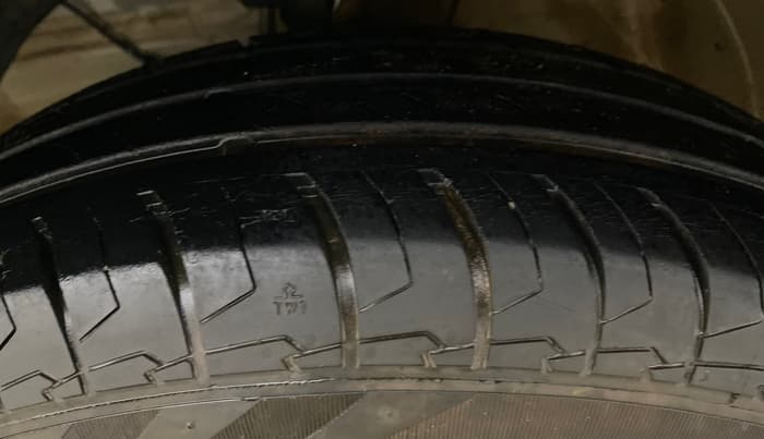 2021 Maruti Swift VXI AMT, Petrol, Automatic, 30,364 km, Left Front Tyre Tread