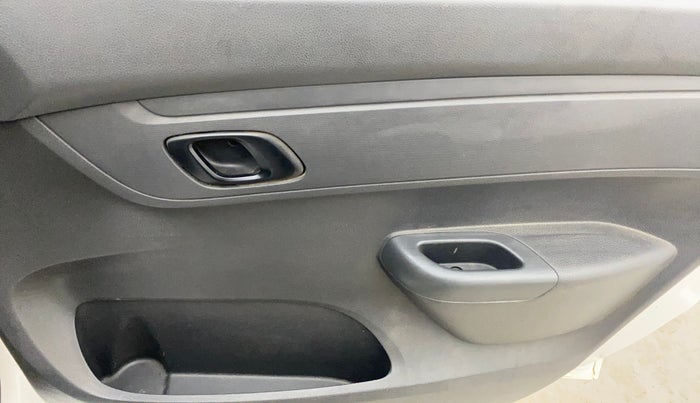 2015 Renault Kwid RXT 0.8, Petrol, Manual, 98,477 km, Driver Side Door Panels Control