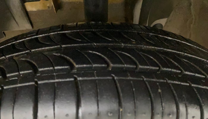 2015 Renault Kwid RXT 0.8, Petrol, Manual, 98,477 km, Left Front Tyre Tread