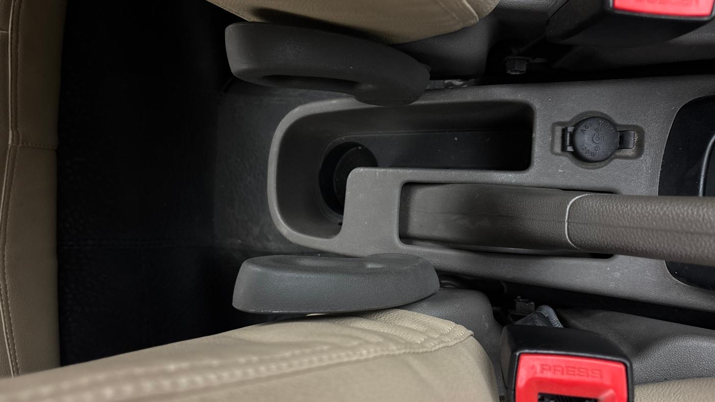 2013 Hyundai i10 SPORTZ 1.2, Petrol, Manual, 26,086 km, Driver Side Adjustment Panel