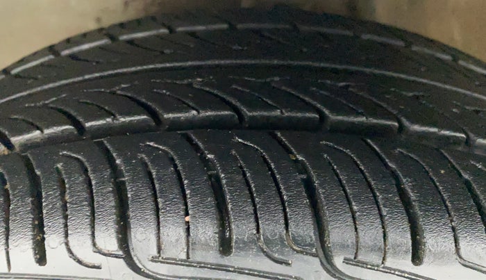 2012 Maruti Alto K10 VXI P, Petrol, Manual, 60,030 km, Left Front Tyre Tread