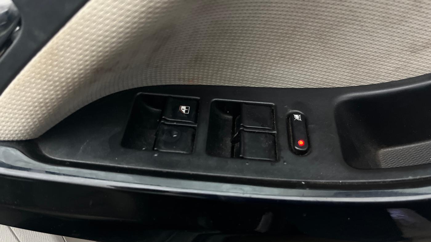 2020 Tata NEXON XZ PETROL, Petrol, Manual, 24,357 km, Driver Side Door Panels Control