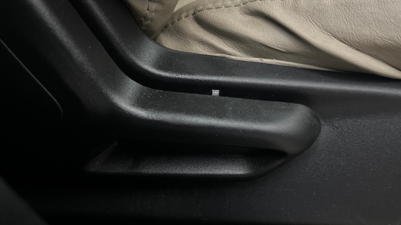 2020 Tata NEXON XZ PETROL, Petrol, Manual, 24,357 km, Driver Side Adjustment Panel