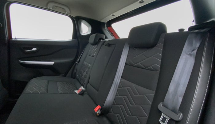 2021 Nissan MAGNITE XV PRIMIUM MT, Petrol, Manual, 10,906 km, Right Side Rear Door Cabin