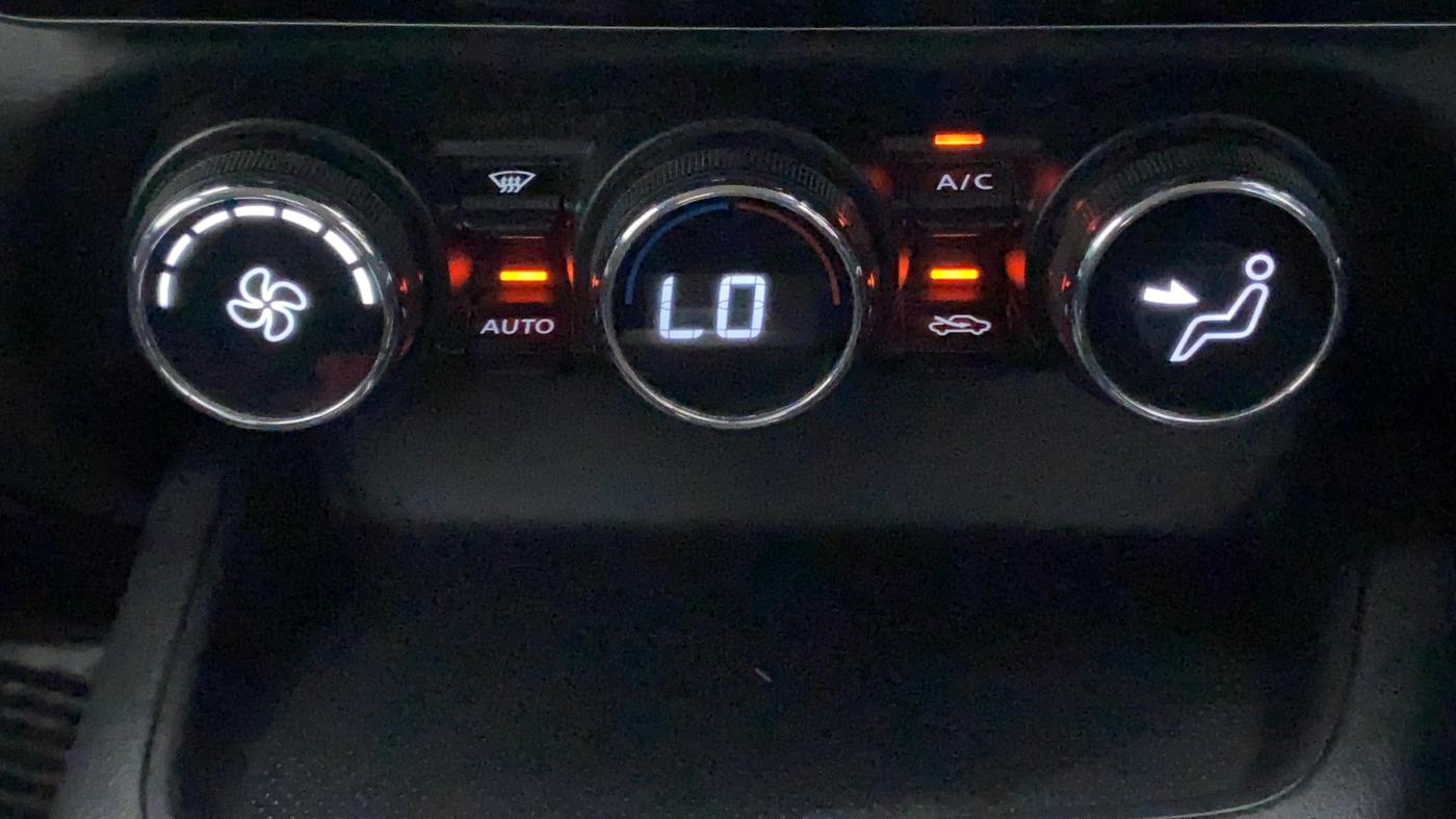 2021 Nissan MAGNITE XV PRIMIUM MT, Petrol, Manual, 10,906 km, Automatic Climate Control