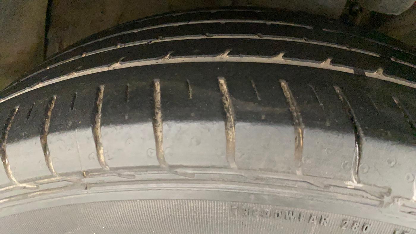 2019 KIA SELTOS GTX PLUS AT 1.5 DIESEL, Diesel, Automatic, 47,490 km, Right Front Tyre Tread