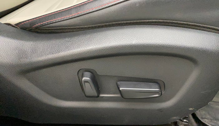 2019 KIA SELTOS GTX PLUS AT 1.5 DIESEL, Diesel, Automatic, 47,490 km, Driver Side Adjustment Panel