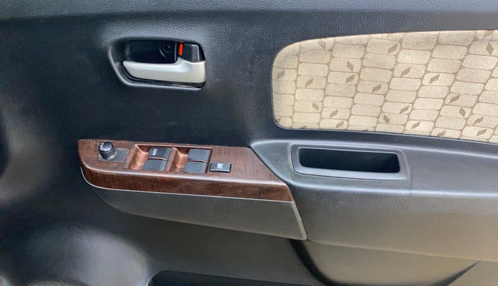 2018 Maruti Wagon R 1.0 VXI, Petrol, Manual, 78,232 km, Driver Side Door Panels Control