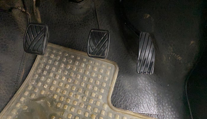 2018 Maruti Wagon R 1.0 VXI, Petrol, Manual, 78,232 km, Pedals