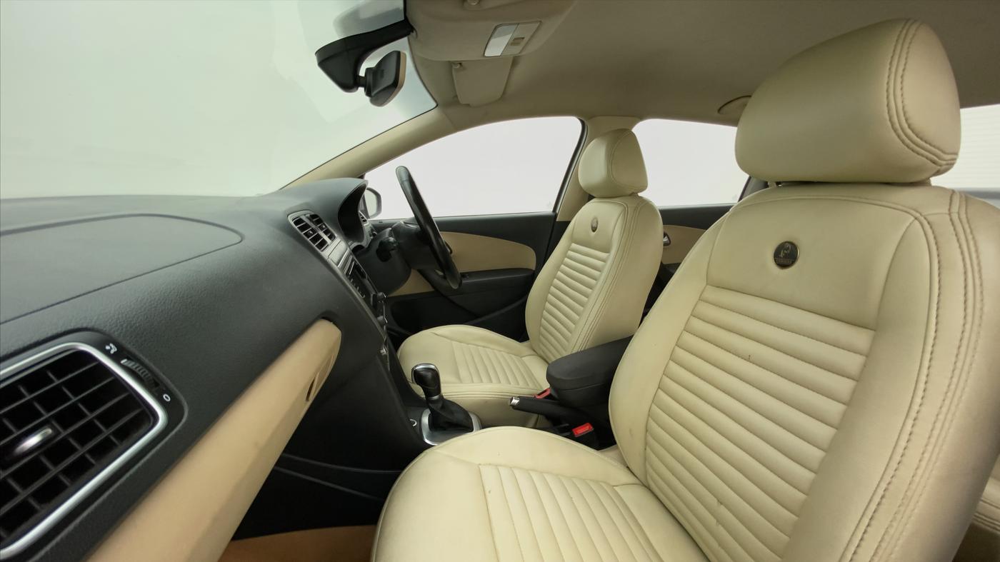 2016 Volkswagen Ameo HIGHLINE 1.5L AT (D), Diesel, Automatic, 71,838 km, Right Side Front Door Cabin