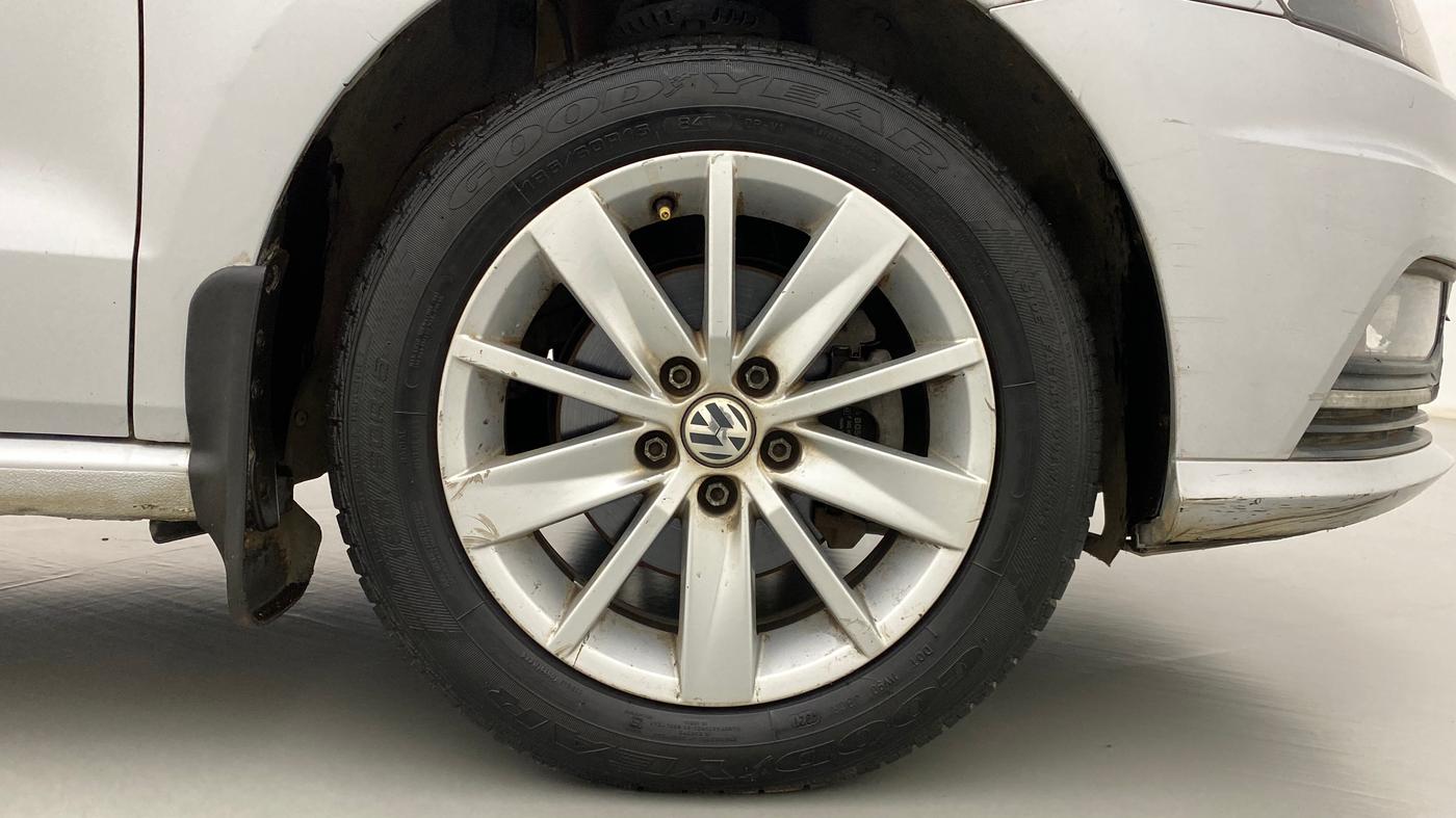 2016 Volkswagen Ameo HIGHLINE 1.5L AT (D), Diesel, Automatic, 71,838 km, Right Front Wheel